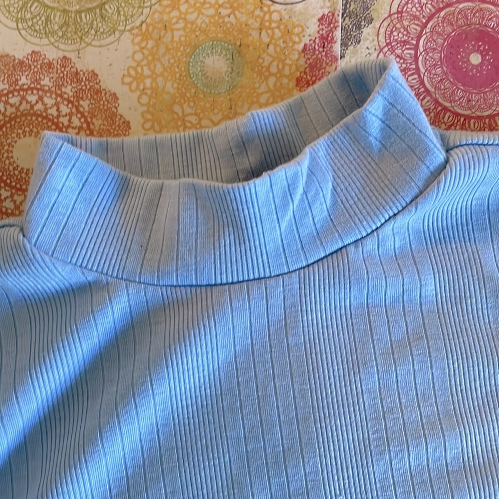 Forever 21 Mock Neck Top - Picture 3 of 5